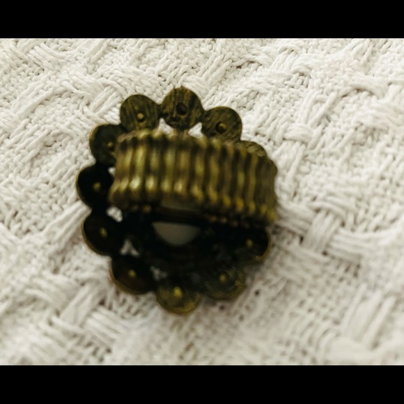 Beautiful statement ring - Picture 2 of 5